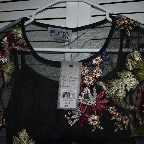 Ruff Hewn NWT Sheer Embroidered Floral Short Sleeve Black/Green/Red Top Size M - Picture 2 of 15